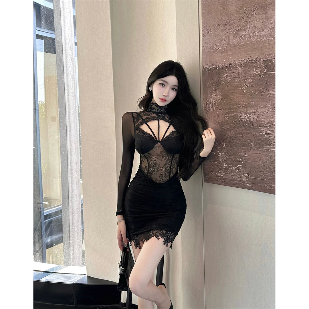 纯欲风黑色长袖连衣裙女冬季蕾丝拼接修身短裙显身材收腰包臀裙子