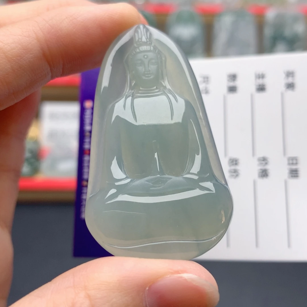 翡翠未镶嵌颈饰素衣