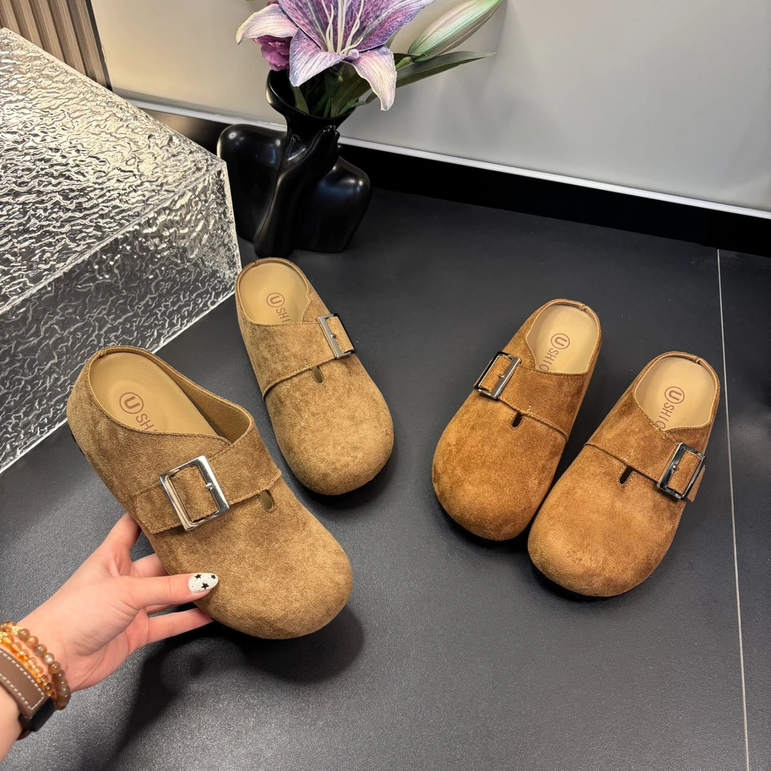 2025夏季新款时尚百搭大扣子勃肯鞋女设计感坡跟小个子增高包头拖