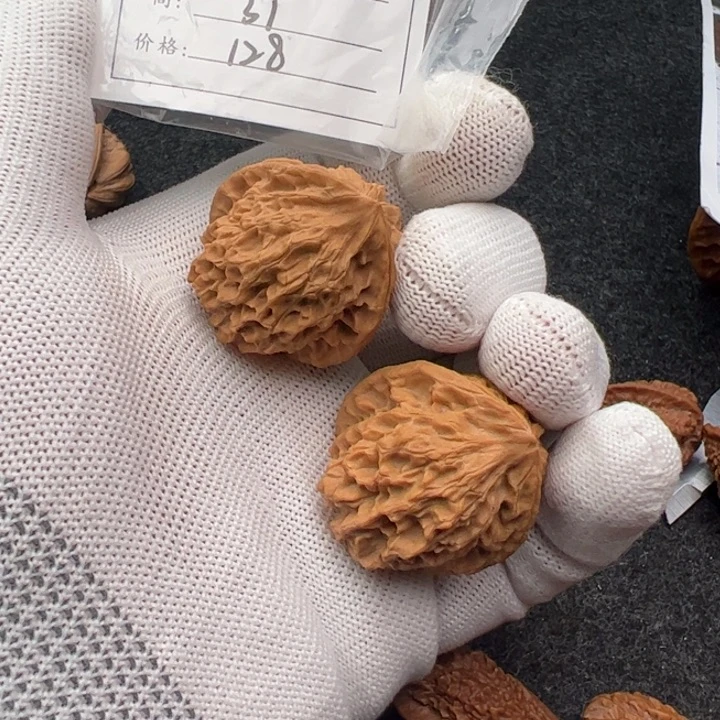 文玩核桃吊坠野生原树小凤仙129