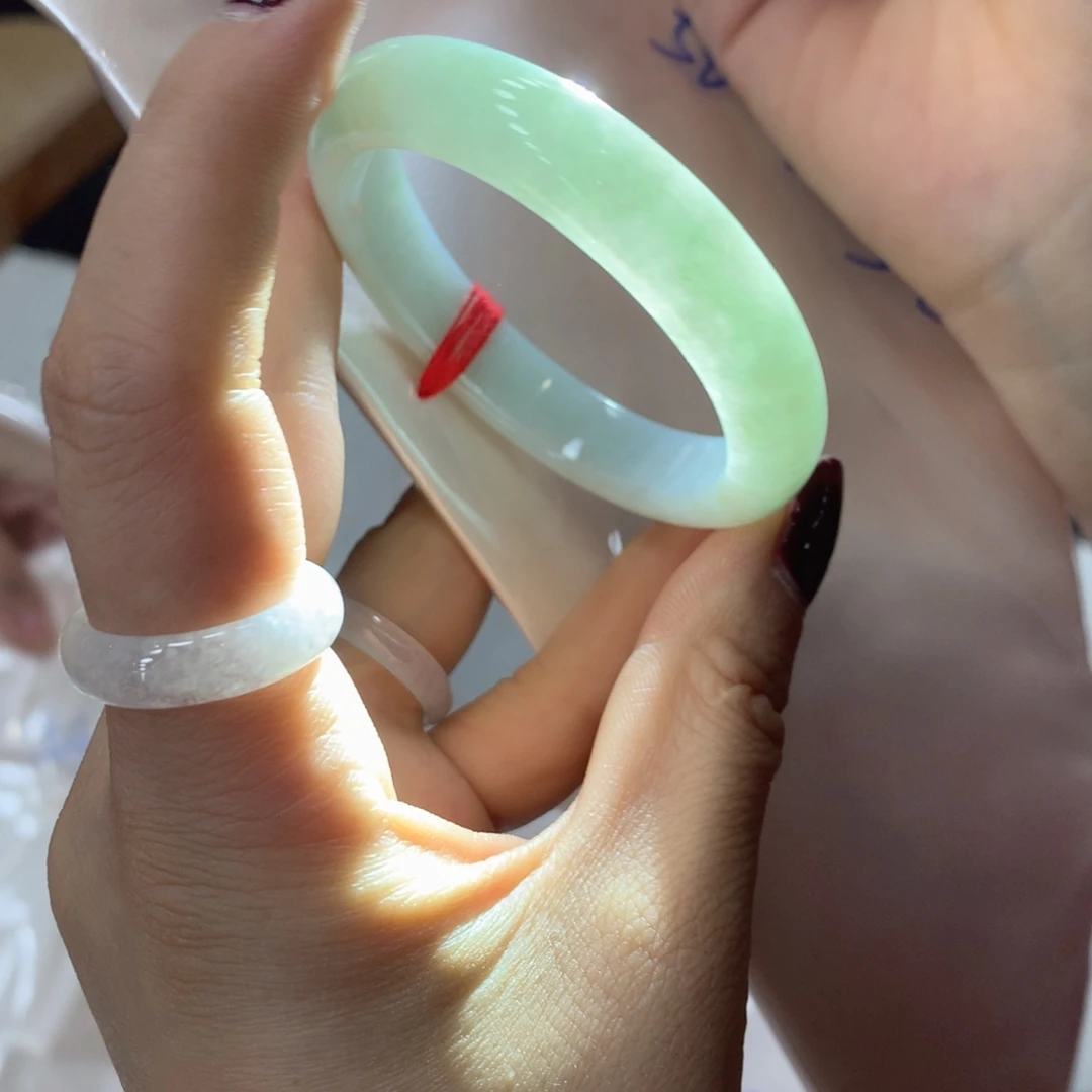 翡翠未镶嵌手镯买断