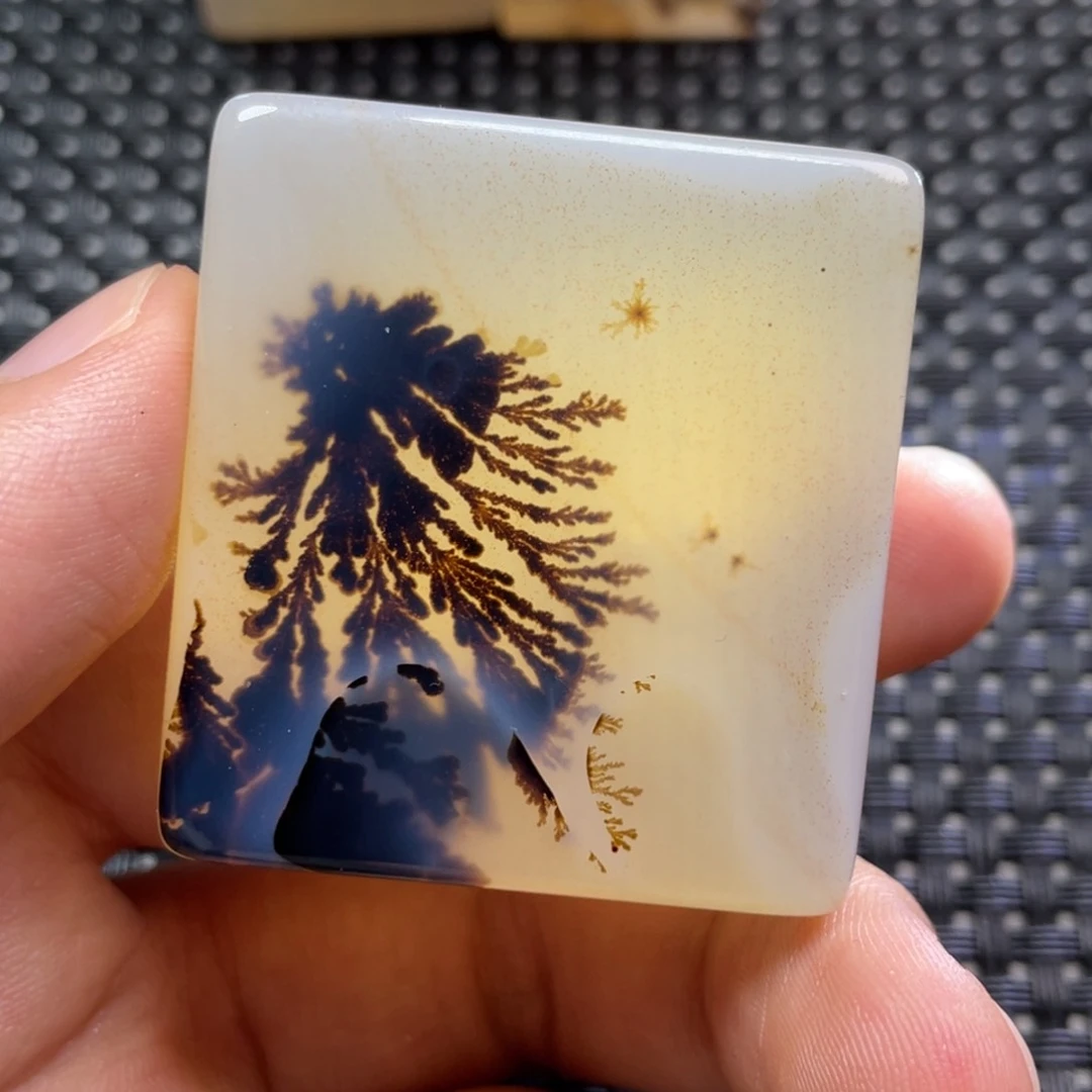 未镶嵌颈饰玛瑙/玉髓志****茶