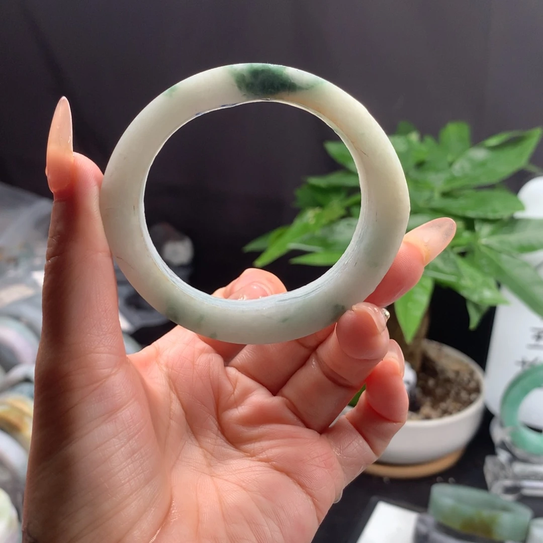 未镶嵌手镯定制翡翠