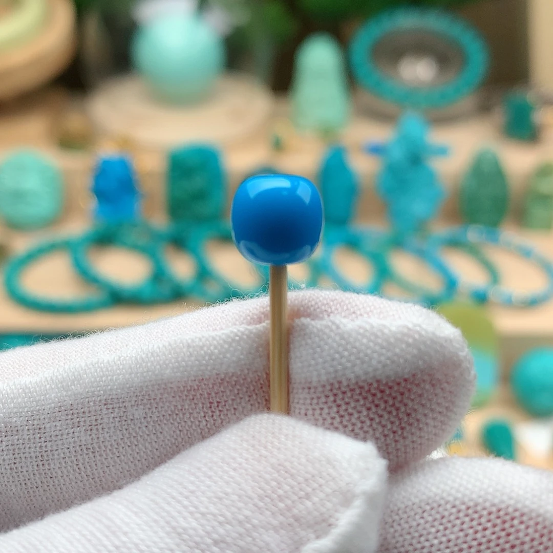 绿松石未镶嵌颈饰