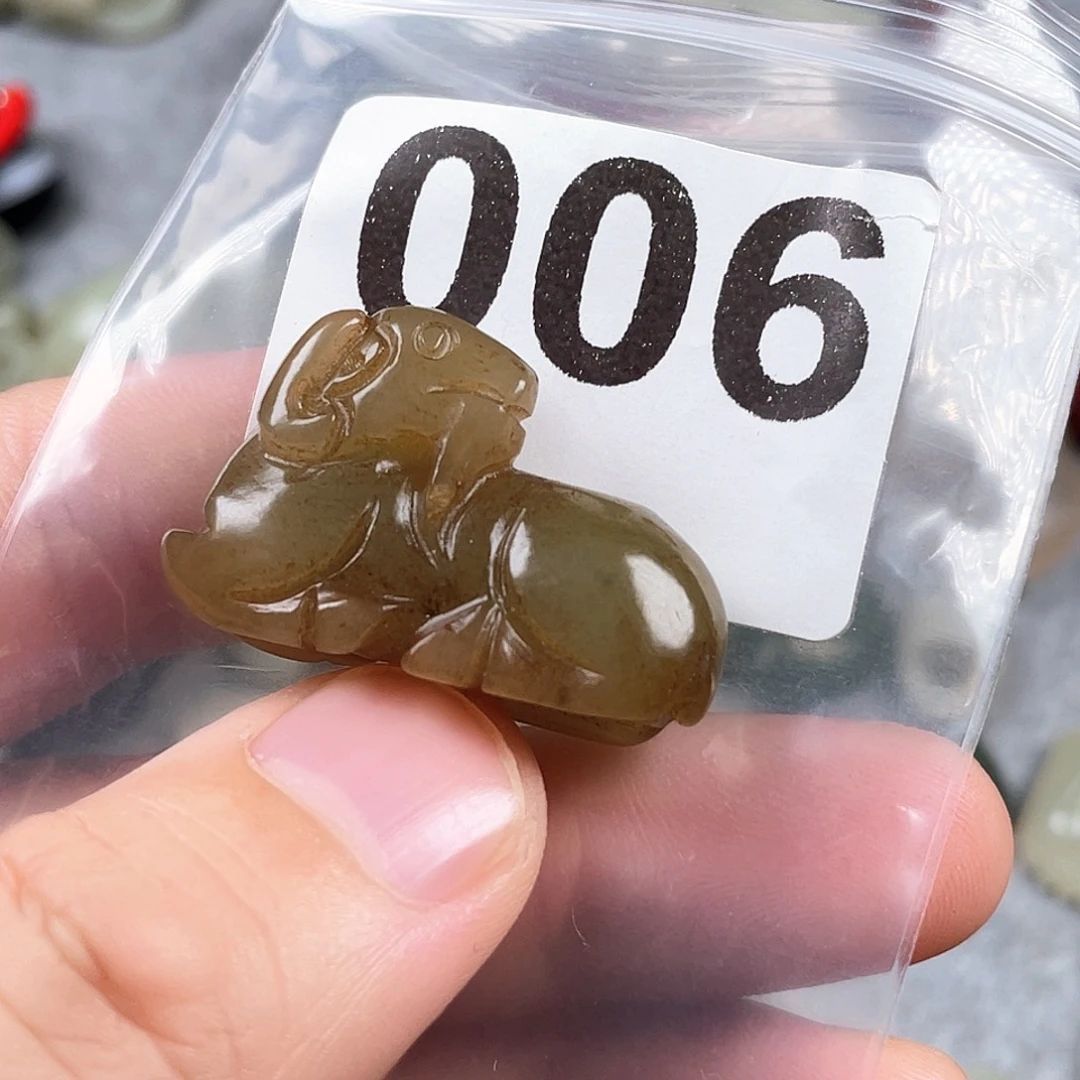 和田玉（糖玉）未镶嵌颈饰