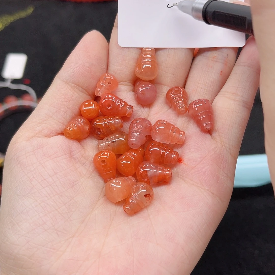 南红玛瑙未镶嵌珠宝半成品170 。