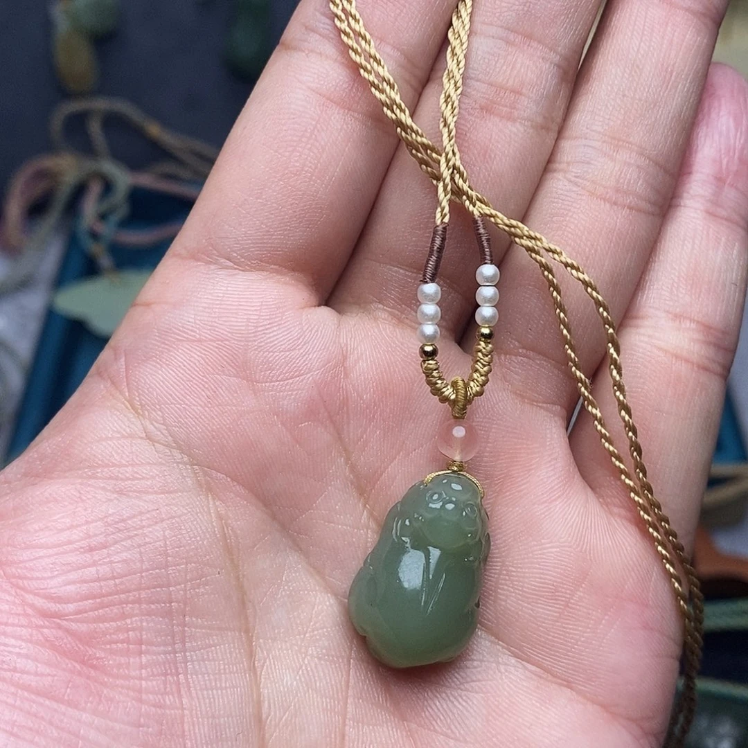 和田玉未镶嵌颈饰