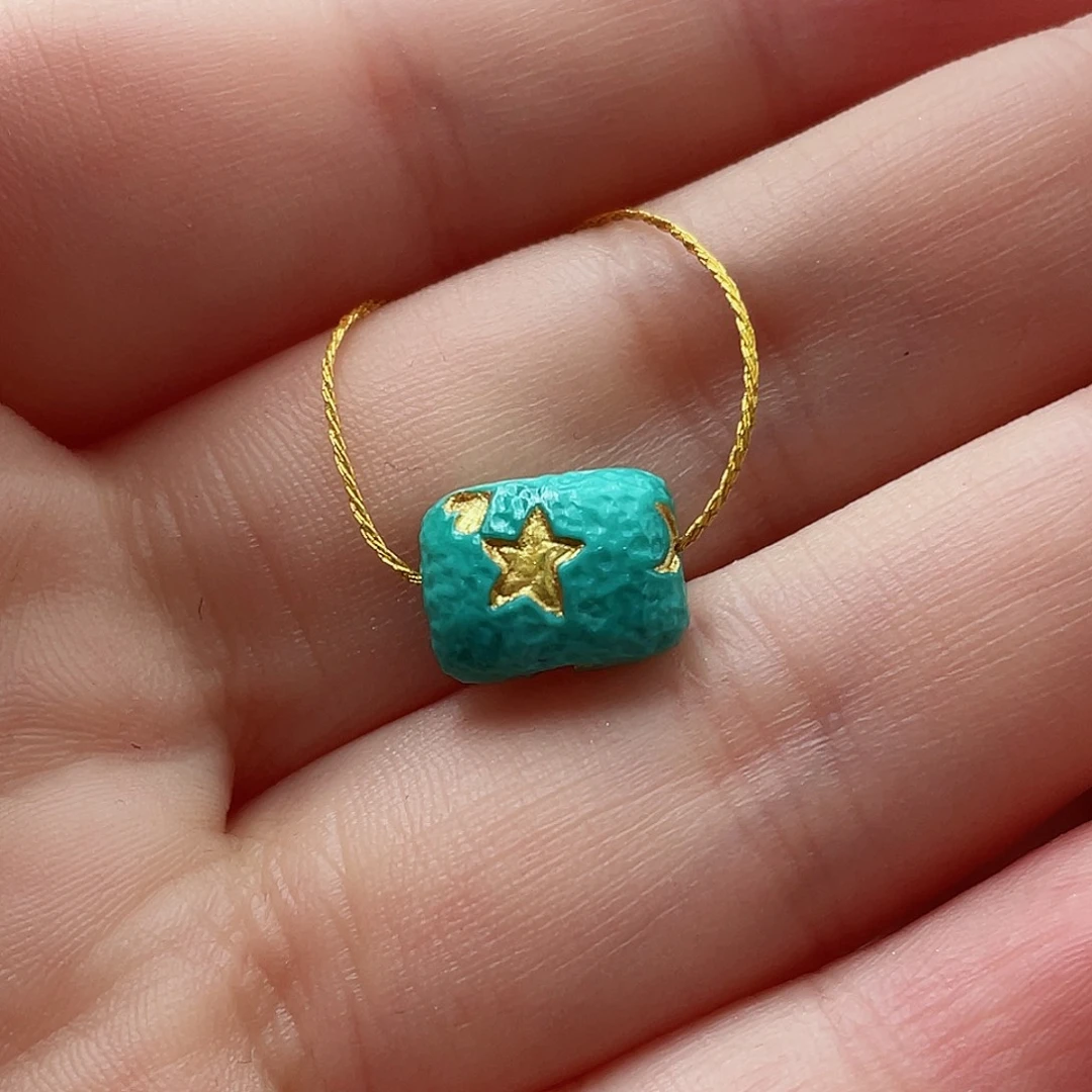 绿松石颈饰未镶嵌