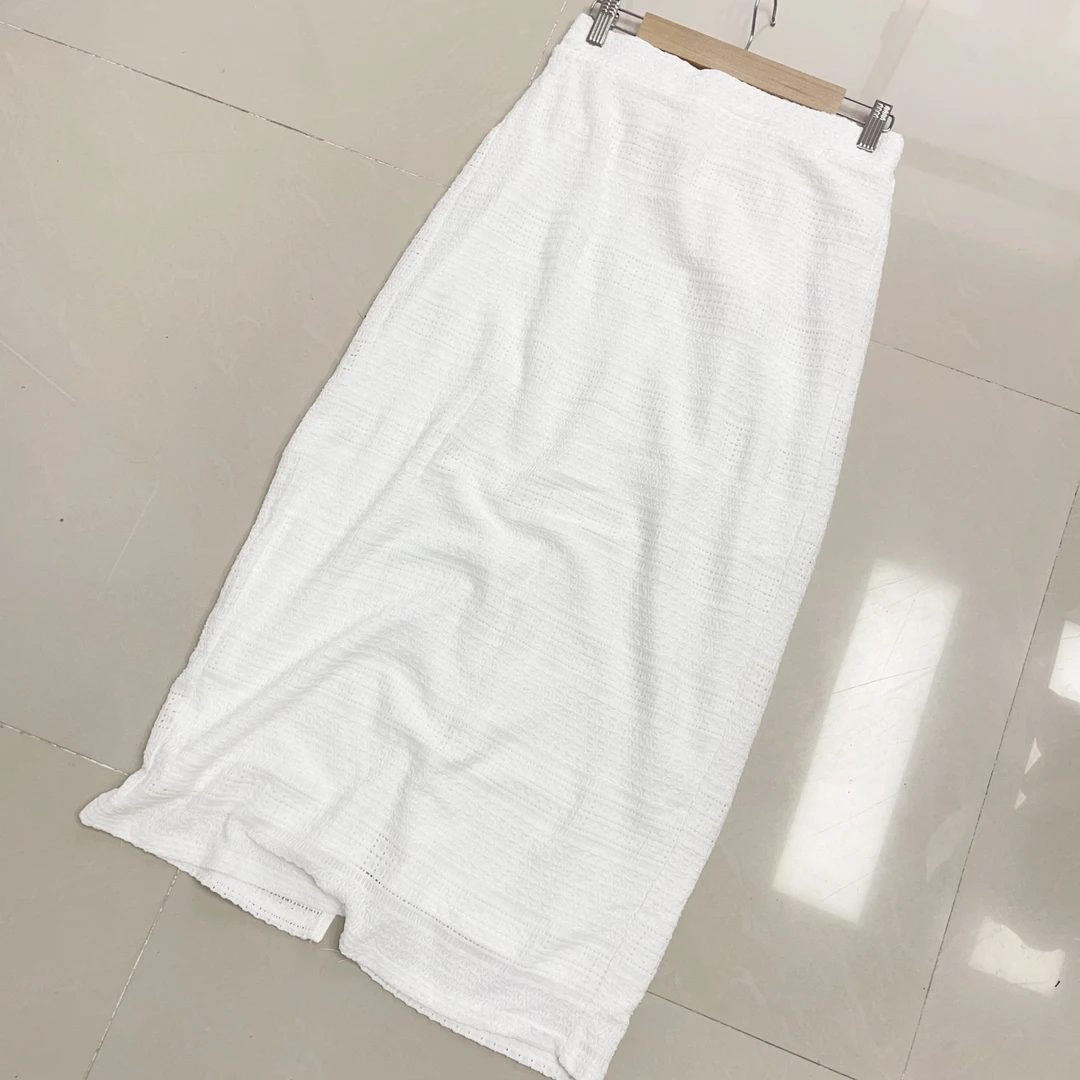 H111 白色蕾丝后开叉唯美蕾丝半身裙