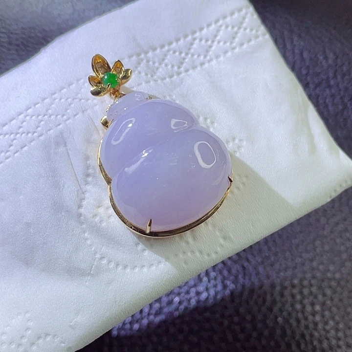 翡翠颈饰18K金镶嵌翡翠