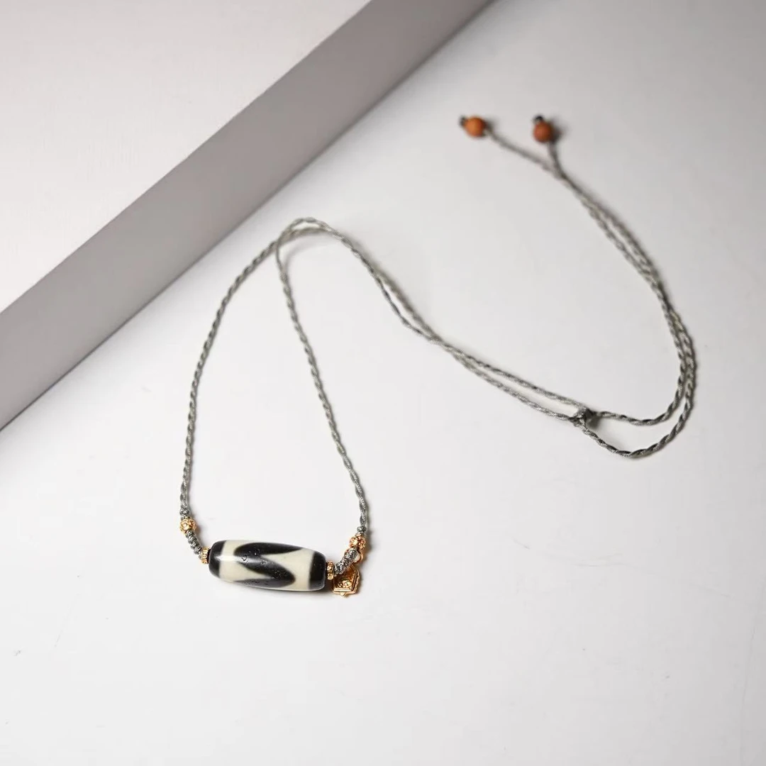 岚宫措｜虎牙天珠项链 L736