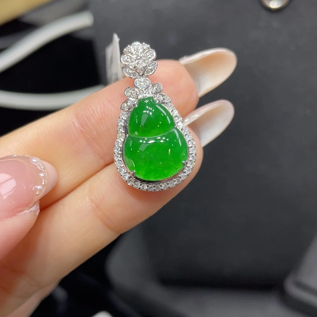 翡翠颈饰18K金镶嵌天然缅甸翡翠a货