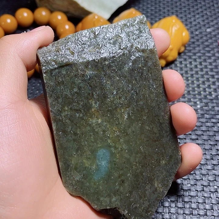 和田玉（糖玉）未镶嵌珠宝奇石