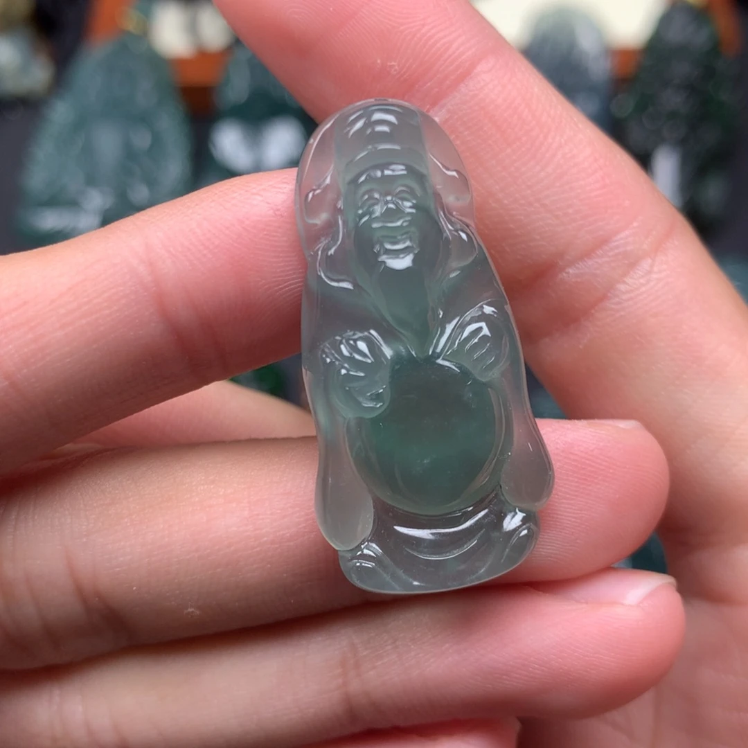 翡翠未镶嵌颈饰财神