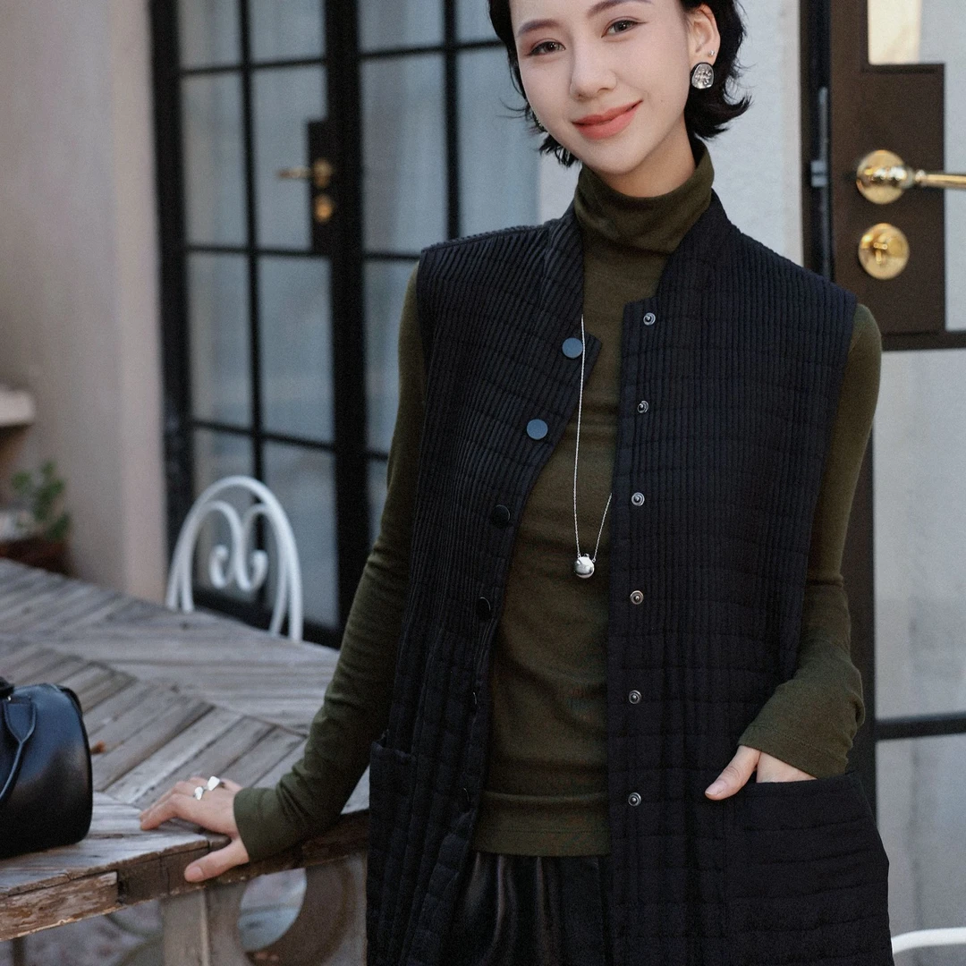 TT设计师【落花为信】气质老钱风高级感压褶工艺马甲TT191132