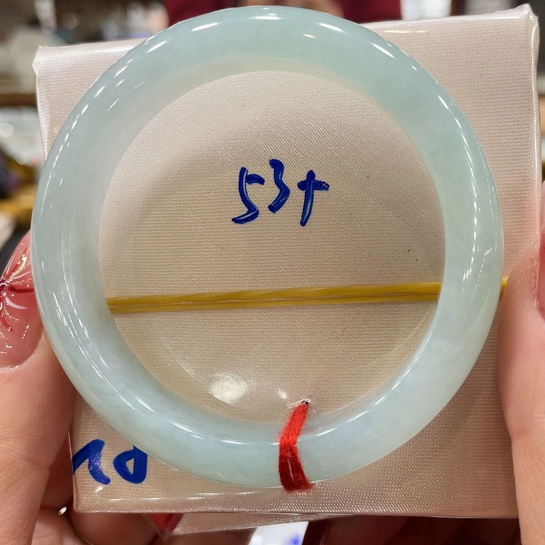 翡翠手镯未镶嵌翡翠手镯