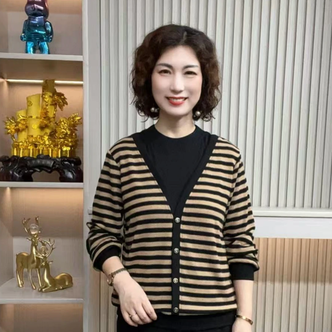 妈妈装流行时尚潮牌女装宽松秋装女士欧若拉独特漂亮上装休闲长袖