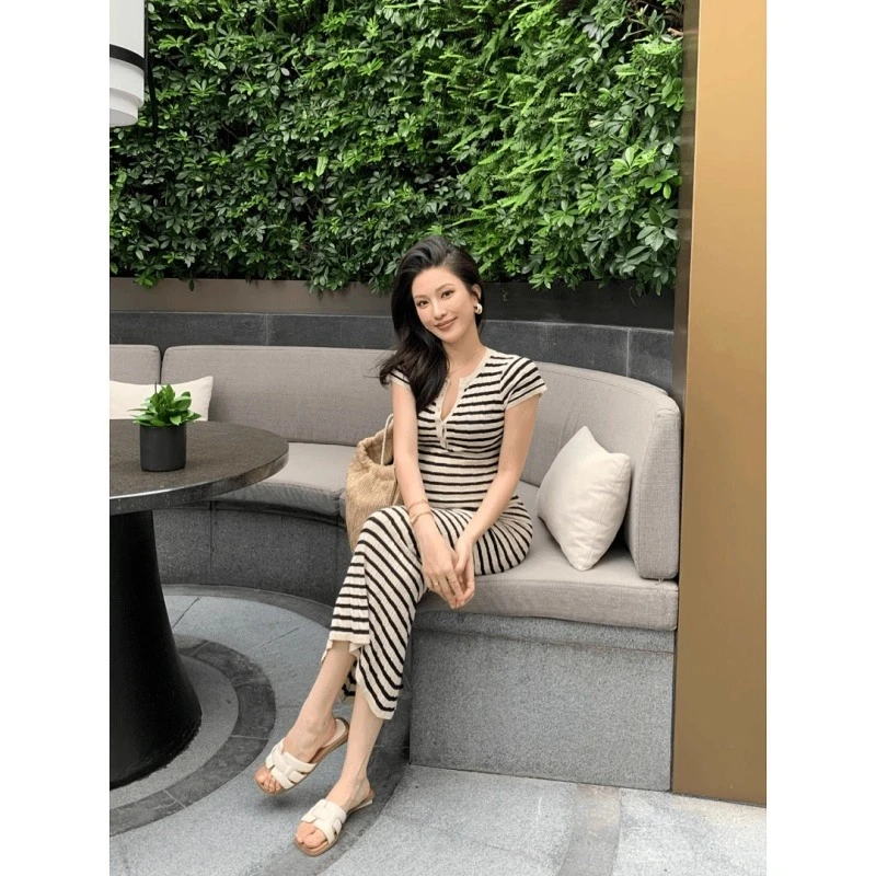 【夏季穿搭】韩系休闲慵懒风黑白条纹连衣裙设计感收腰显瘦包臀长裙