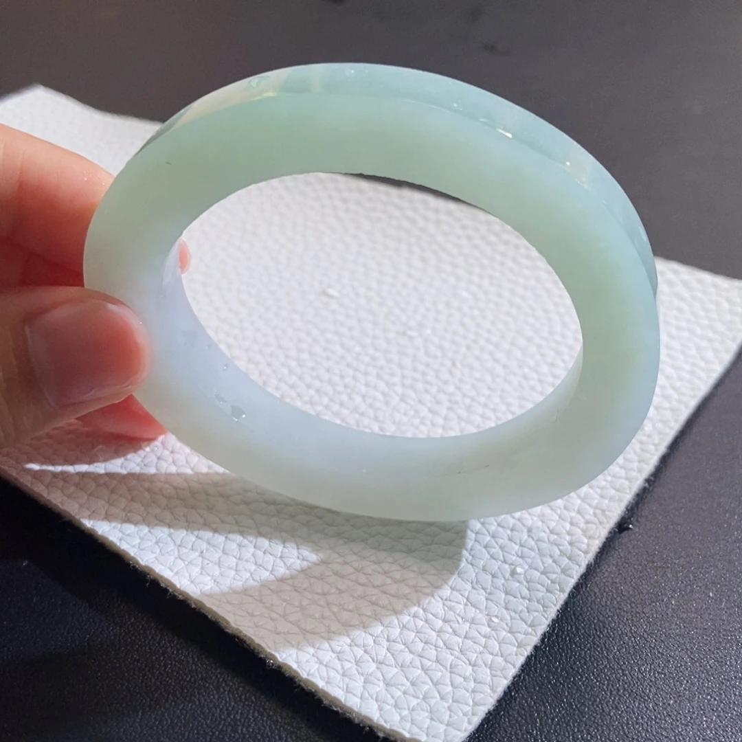 定制翡翠未镶嵌翡翠手镯