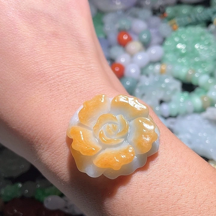 颈饰未镶嵌翡翠天