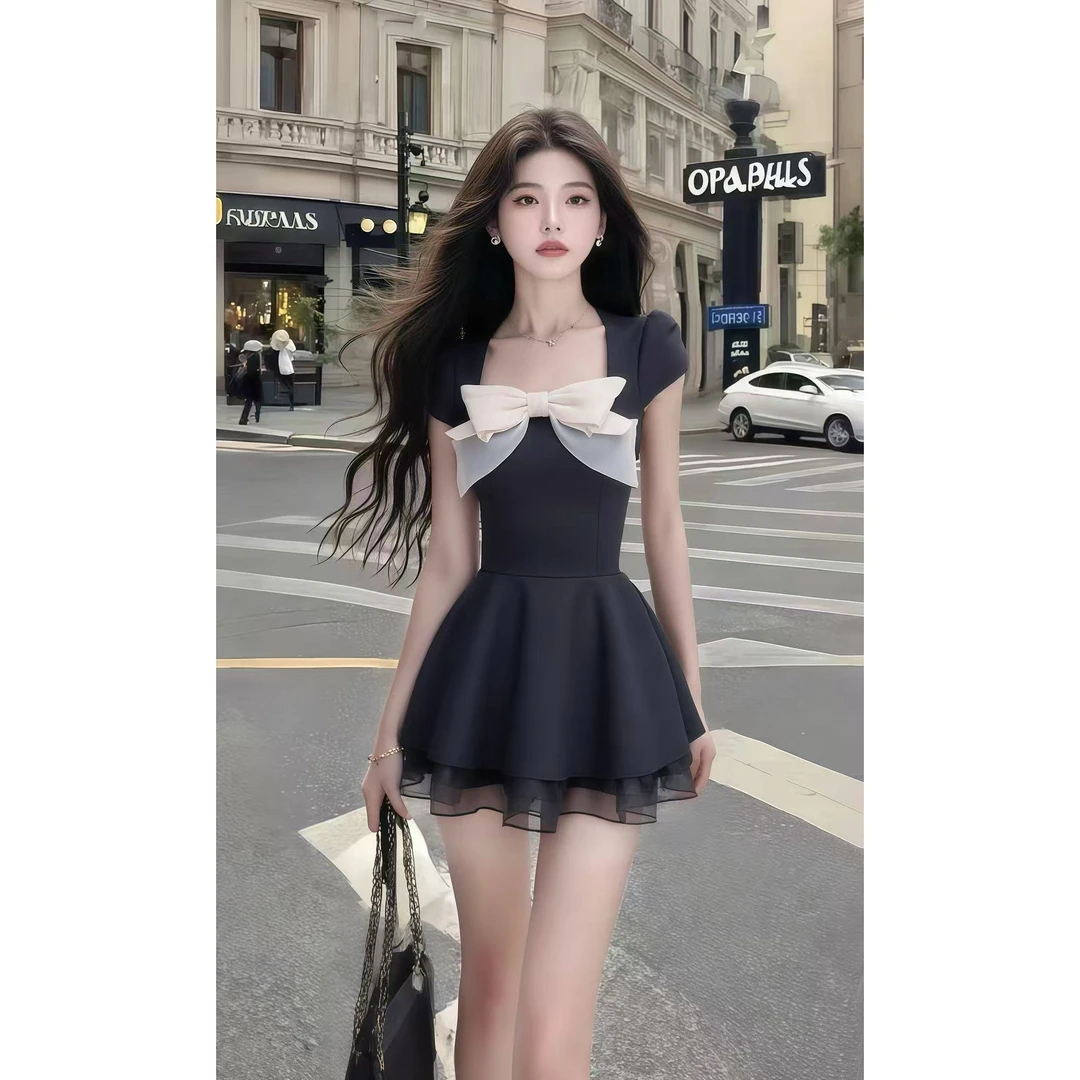 小个子法式温柔纯欲风深灰色修身短袖收腰方领高腰连衣裙女氛围感