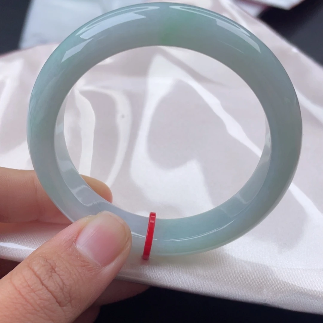 翡翠手镯未镶嵌葡*冰52正圈