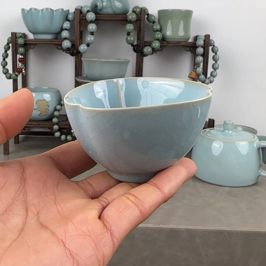 瓷片汝瓷花口杯天青釉