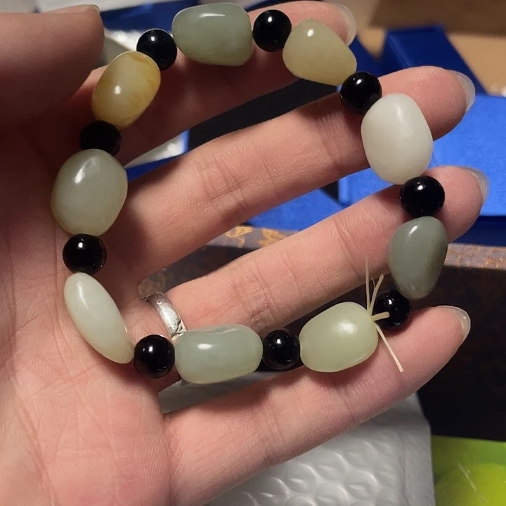 和田玉（糖玉）未镶嵌珠宝奇石