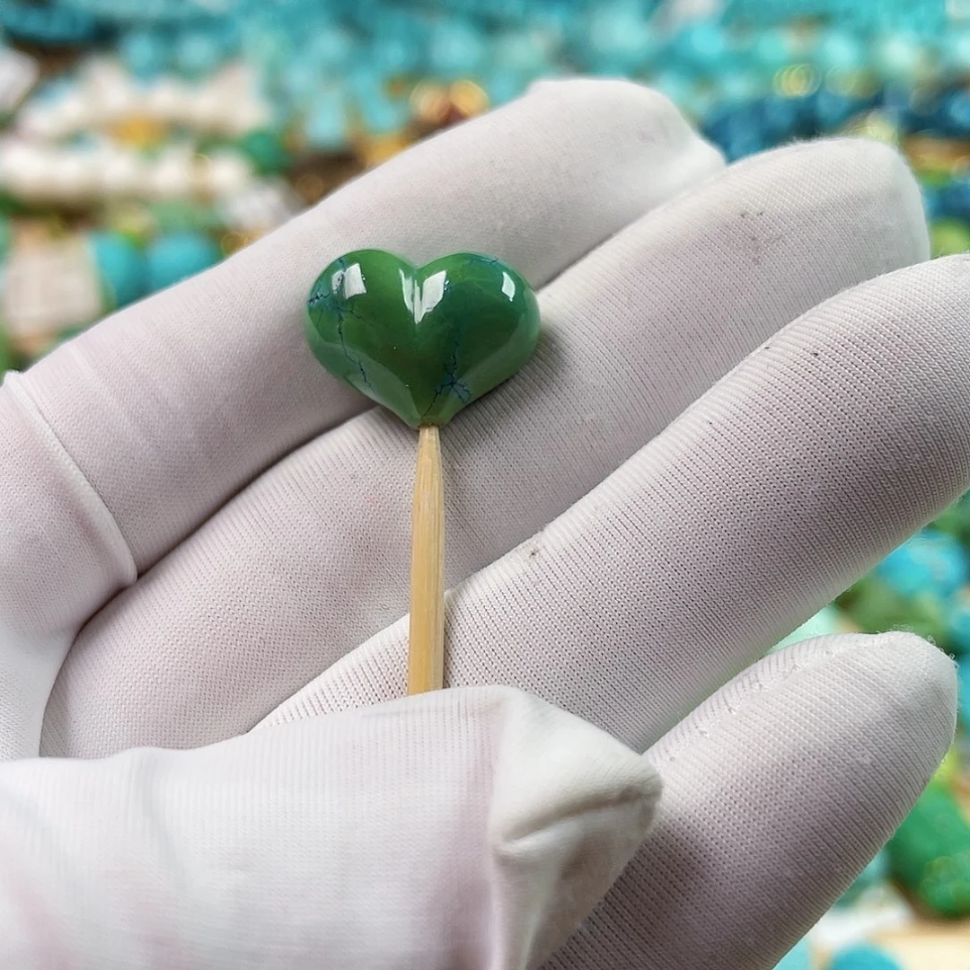 绿松石未镶嵌珠宝奇石