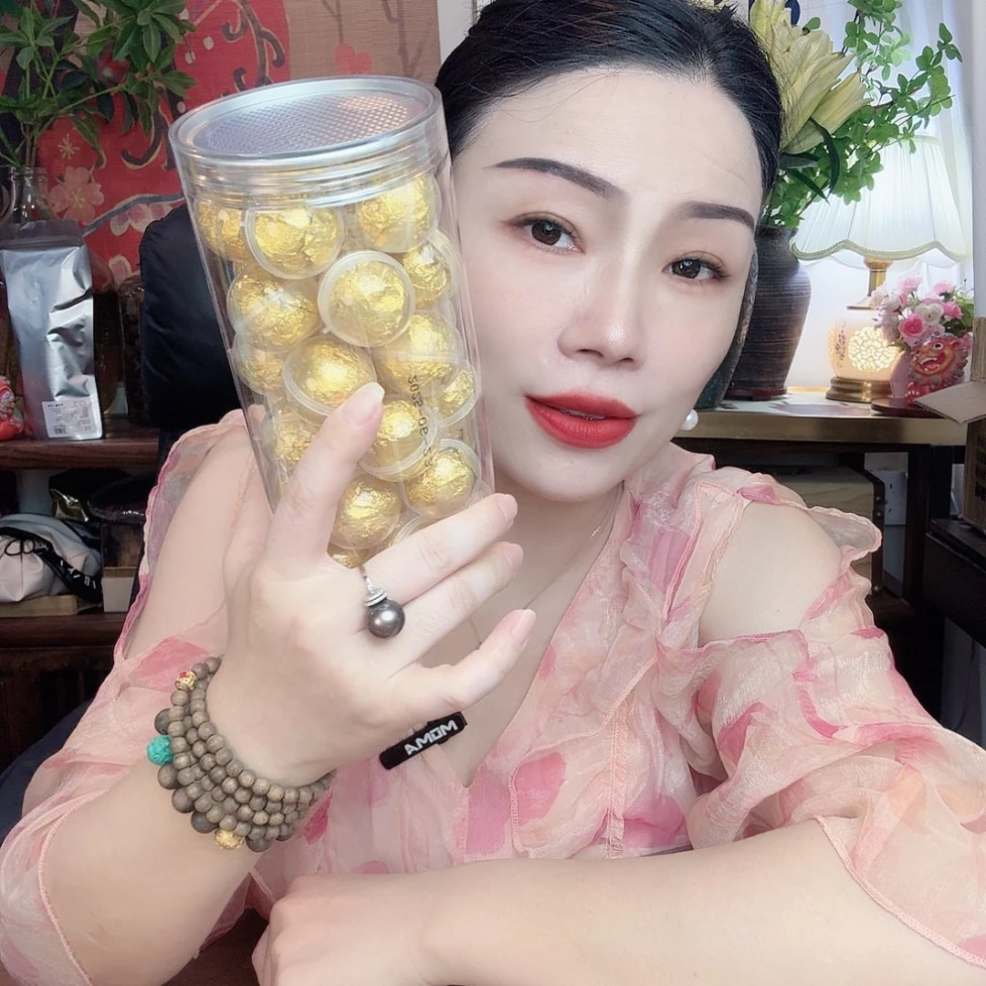 琉璃手工艺品黄精芝麻丸250克