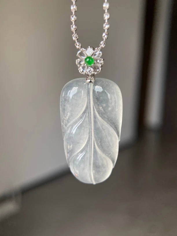 纯净叶子 | 玻璃种气泡棉叶子吊坠 缅甸翡翠 18k金
