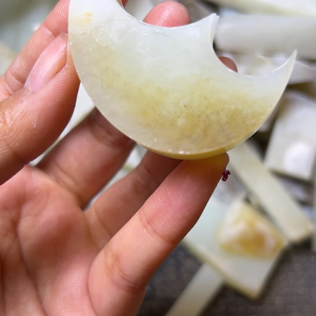 和田玉未镶嵌项链