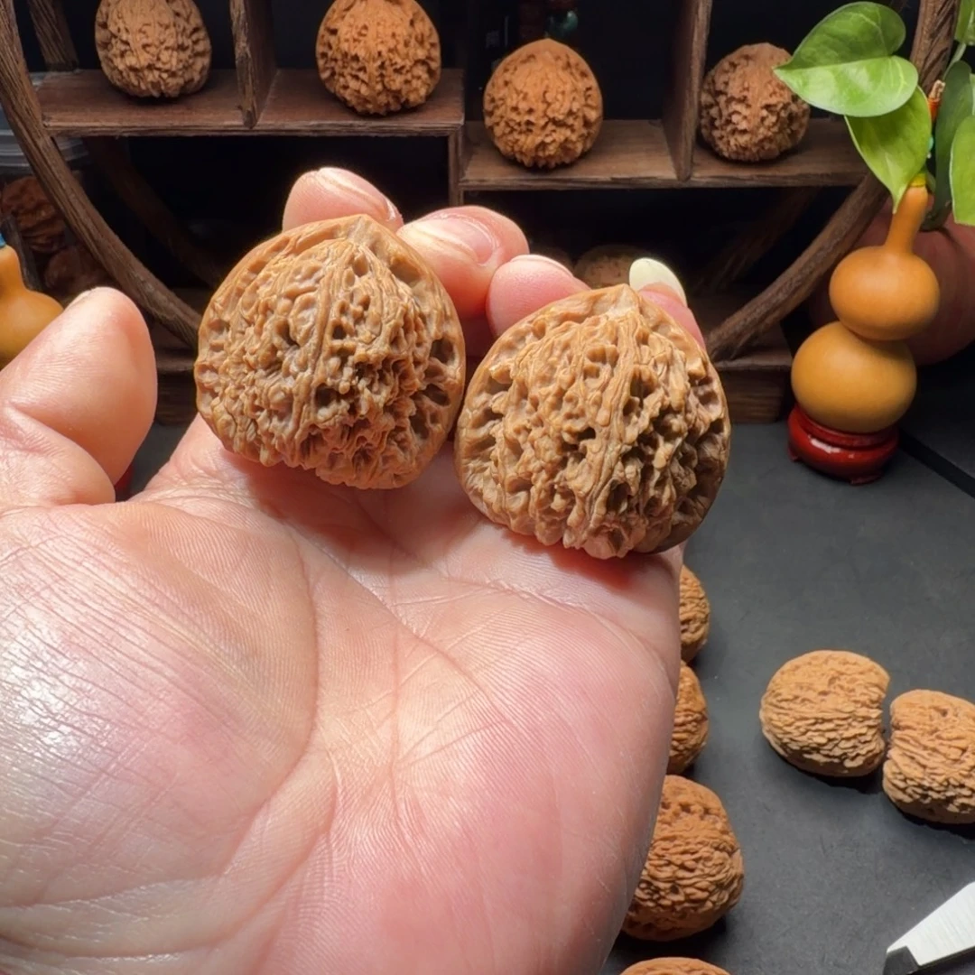 把件文玩核桃南疆石三角桩型尺寸40