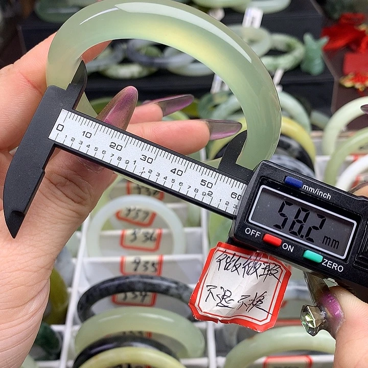 蛇纹石玉手镯未镶嵌935