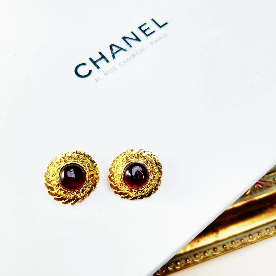 95新 Chanel/香奈儿 柚礼/香奈儿红琉璃耳夹cr510008
