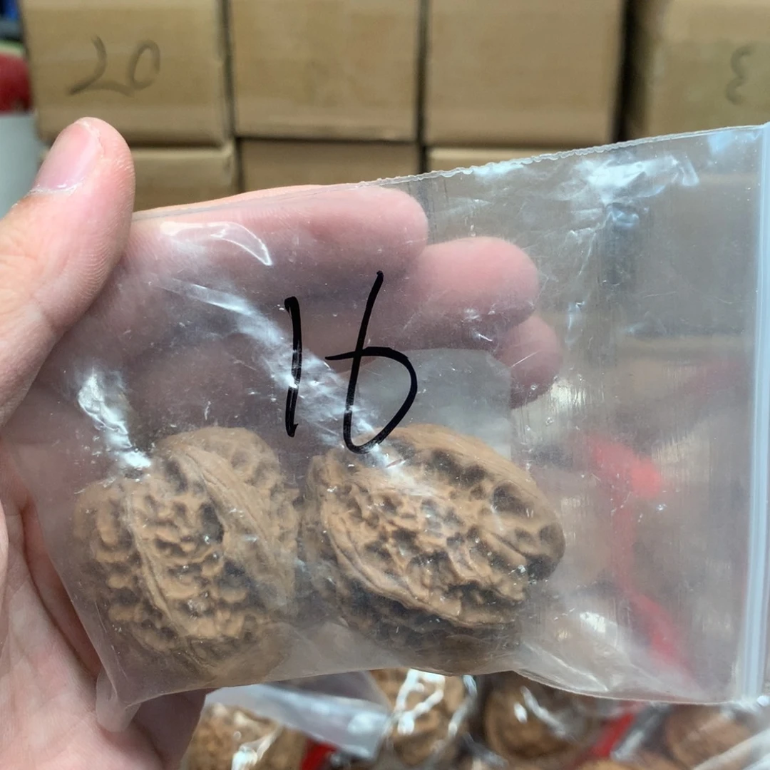 文玩核桃吊坠小****！16