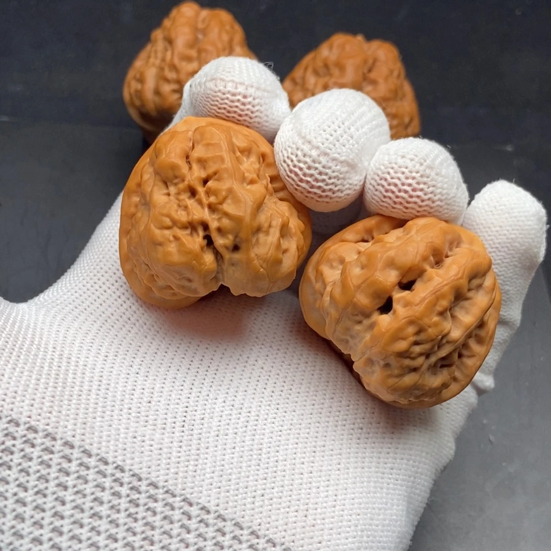 听***雨把件文玩核桃蛤蟆头