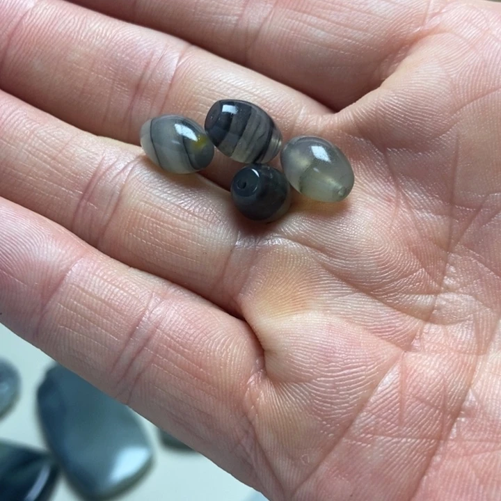 人***途和田玉未镶嵌颈饰