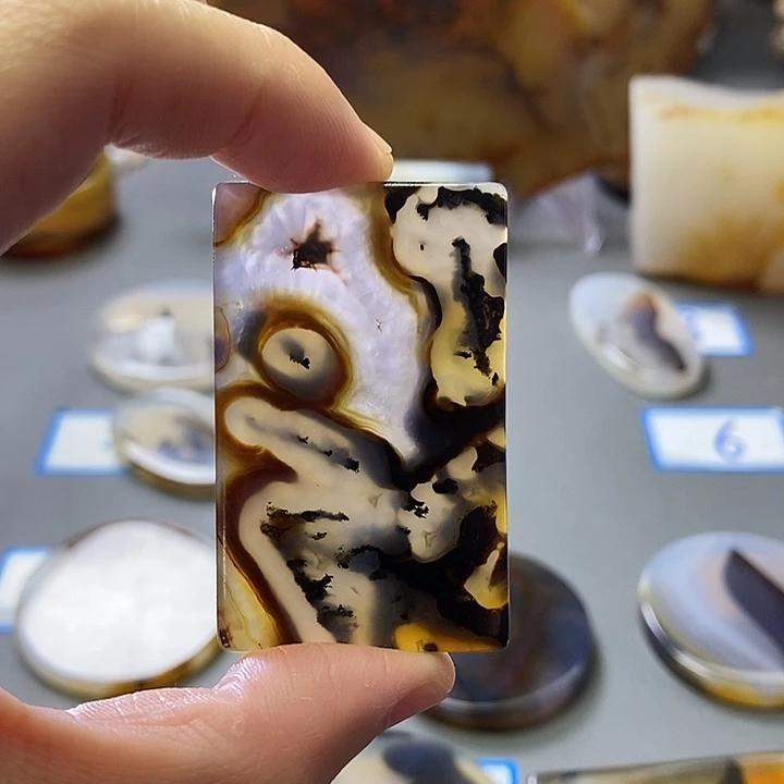 玛瑙/玉髓未镶嵌珠宝半成品36