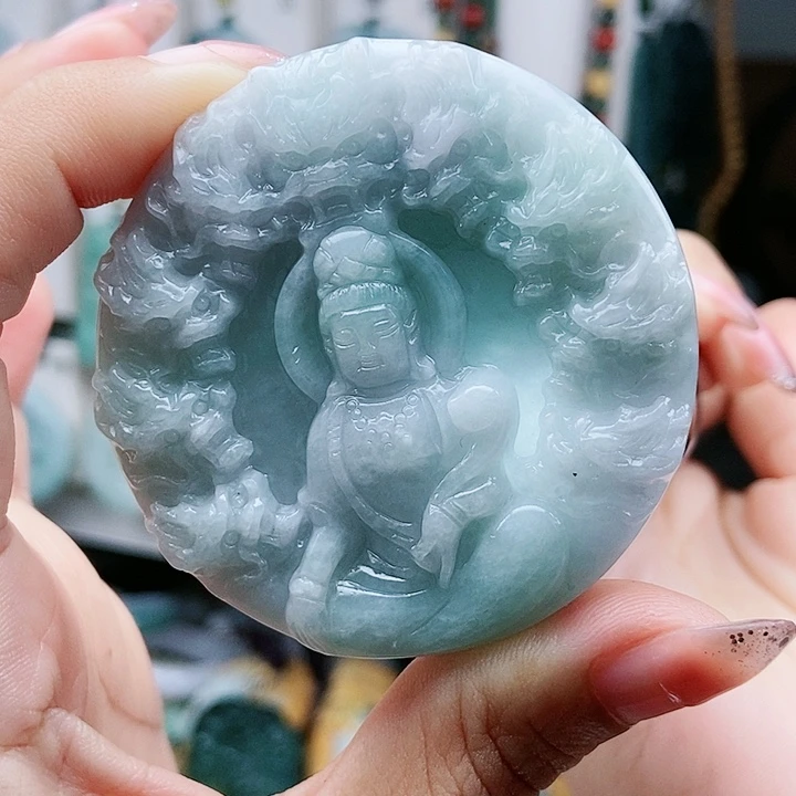 颈饰足铂镶嵌翡翠翡翠