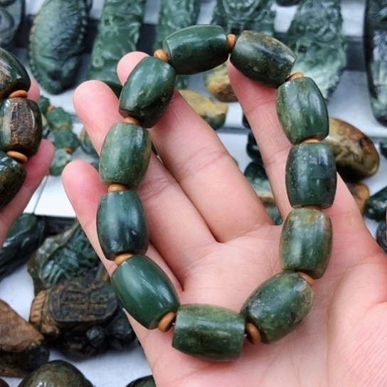 未镶嵌手串岫岩河磨玉（透闪石质玉）