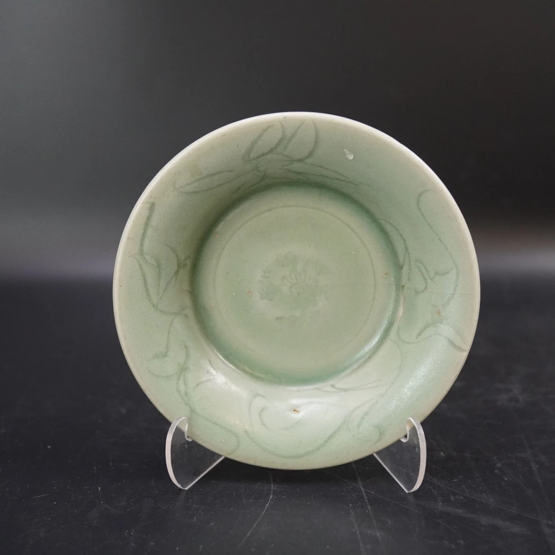 Lot.25100909明早期龙泉釉暗刻纹洗 直径：约14.7cm