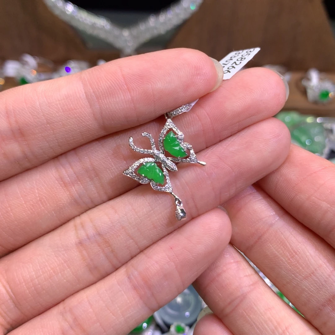 吊坠(不含链)18K金镶嵌翡翠