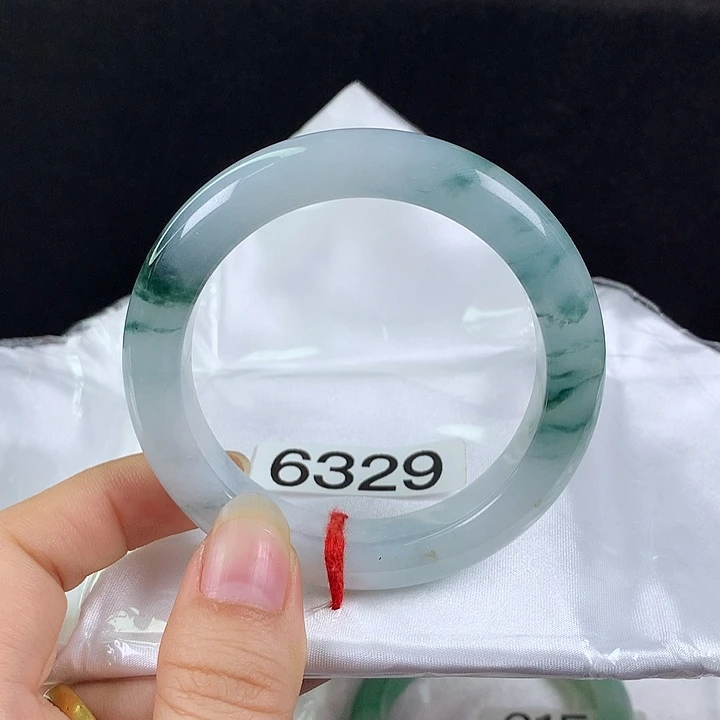 翡翠未镶嵌手镯54圈 糯冰意境飘蓝花