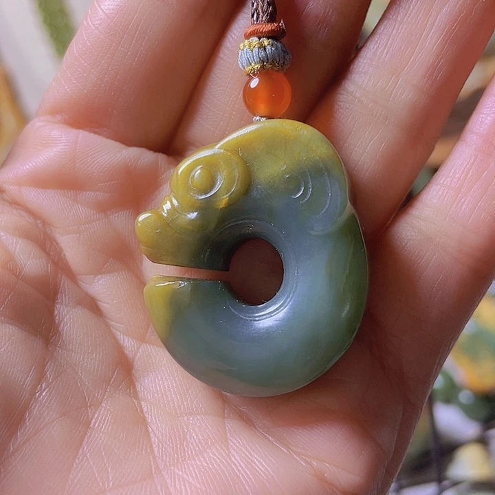 未镶嵌岫岩河磨玉（透闪石质玉）挂件✨**玲