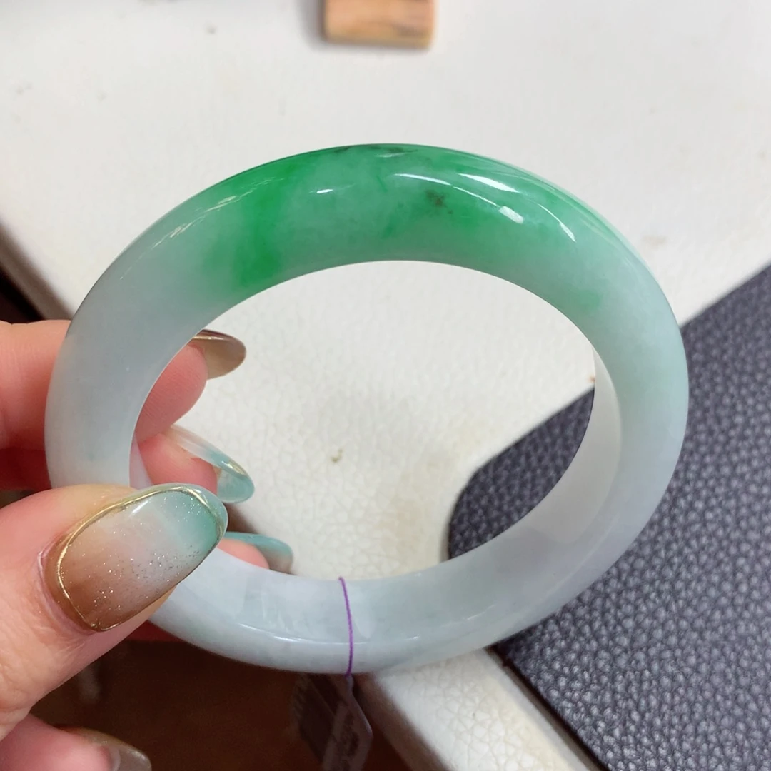 未镶嵌手镯翡翠缅甸