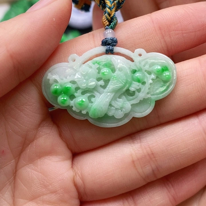 翡翠颈饰未镶嵌吊坠