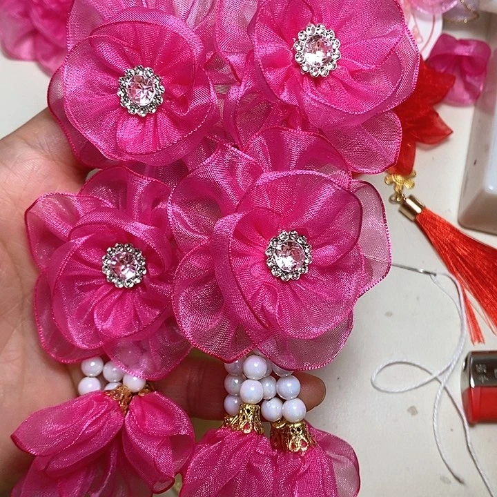 玫红色戏曲鬓花一对福利