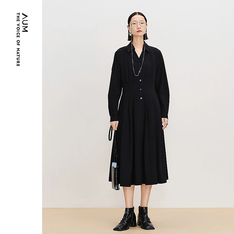 AUM/噢姆黑色长袖钻石领显瘦优雅气质收腰女士连衣裙M1FZ12576