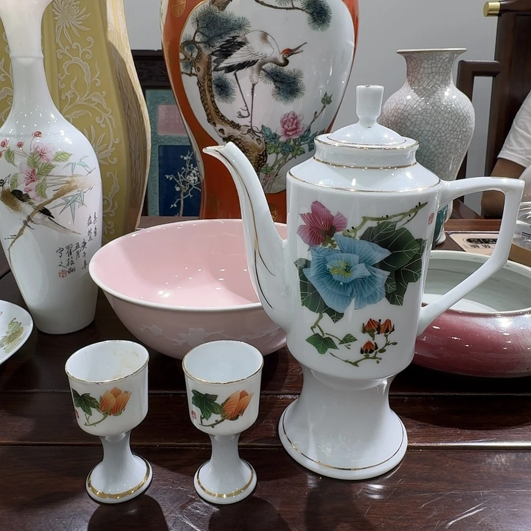 摆件来**去景德镇陶瓷酒具一套